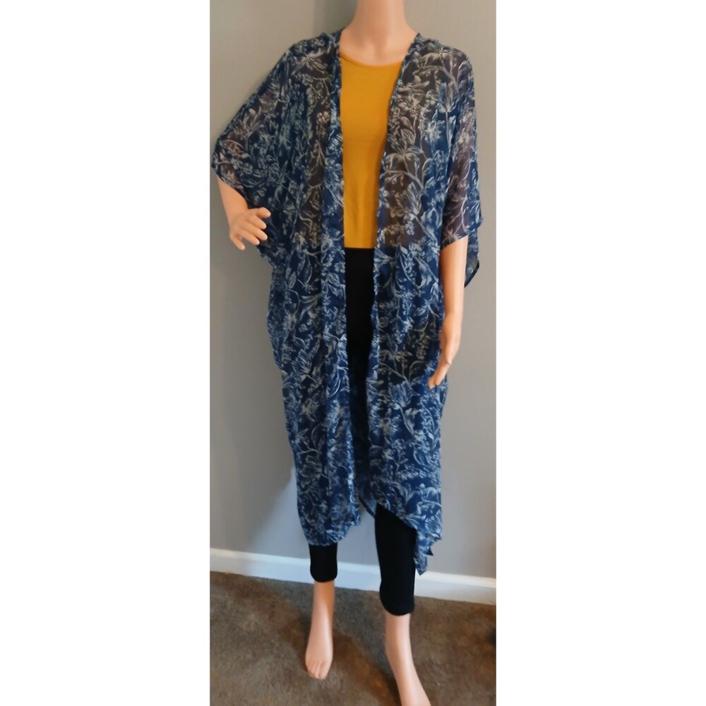 Lauren Conrad Kimono